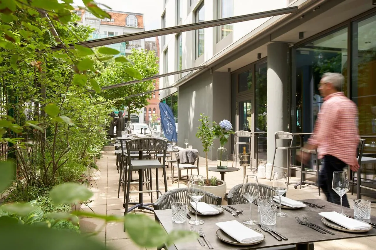June Six Hotel Berlin City West 3*,